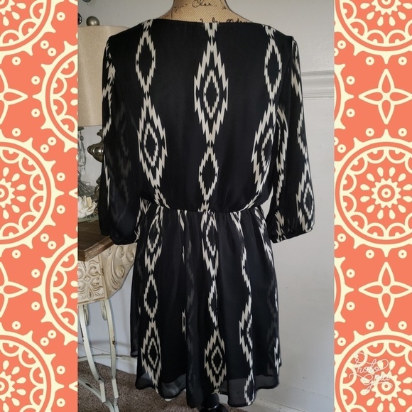 Print dress black white sz large - Picture 2 of 8